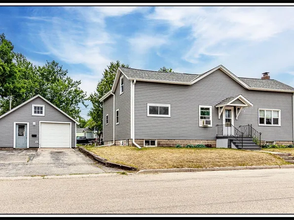 104 E Pine St, New London, WI 54961