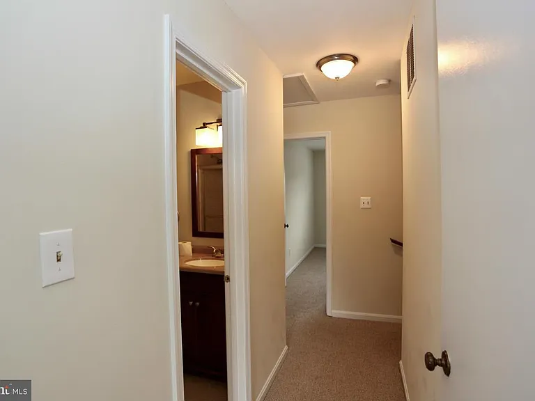 2215 N Somerset St — Photo 11