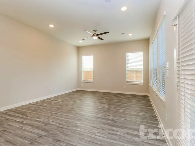 9835 Willow Creek Commerce Dr #504 — Photo 3