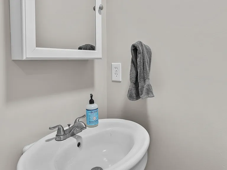 1650 E Duffy St — Photo 16