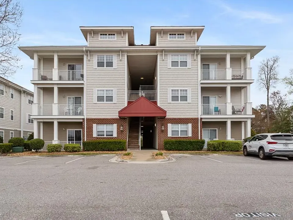 920 Southmoor Dr #301