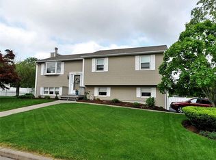 1 Huckleberry Ln, West Warwick, RI 02893