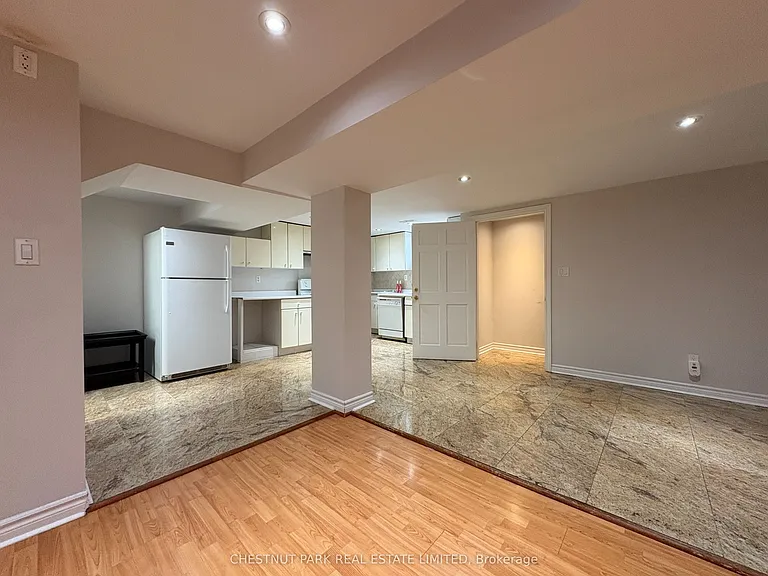 93 Surrey Ave — Photo 8