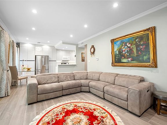4th image of 14607 Erwin St Unit 107