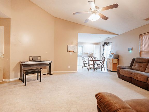 4th image of 12840 Kingsley Ct