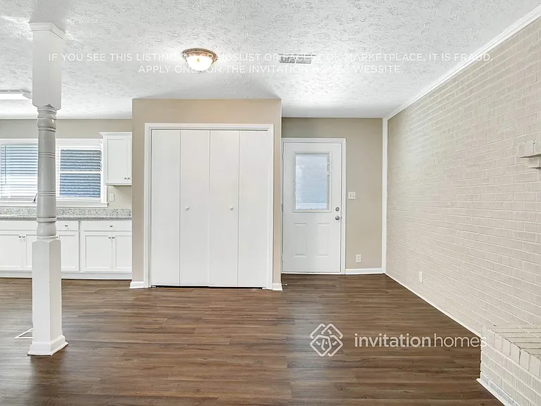 4286 Newton Cir — Photo 8