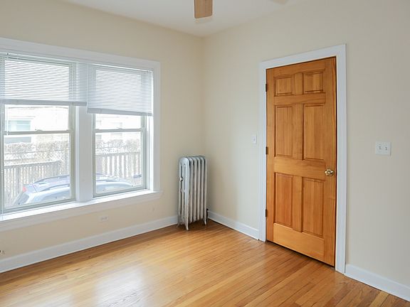 3rd image of 1946 1/2 W Leland Ave #2