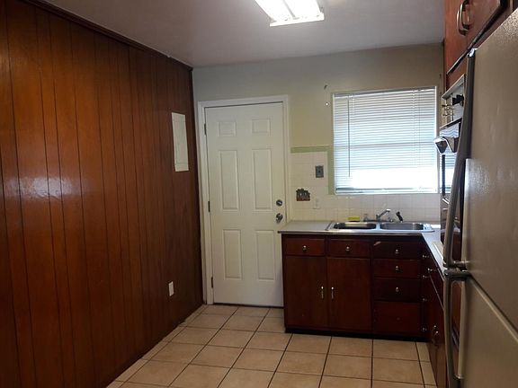 4th image of 742 Ernona St