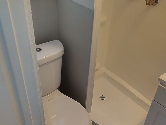 4th image of 4611 N Hubert Ave APT 8