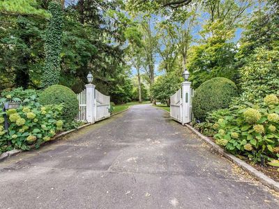 116 Bacon Road, Old Westbury, NY, 11568