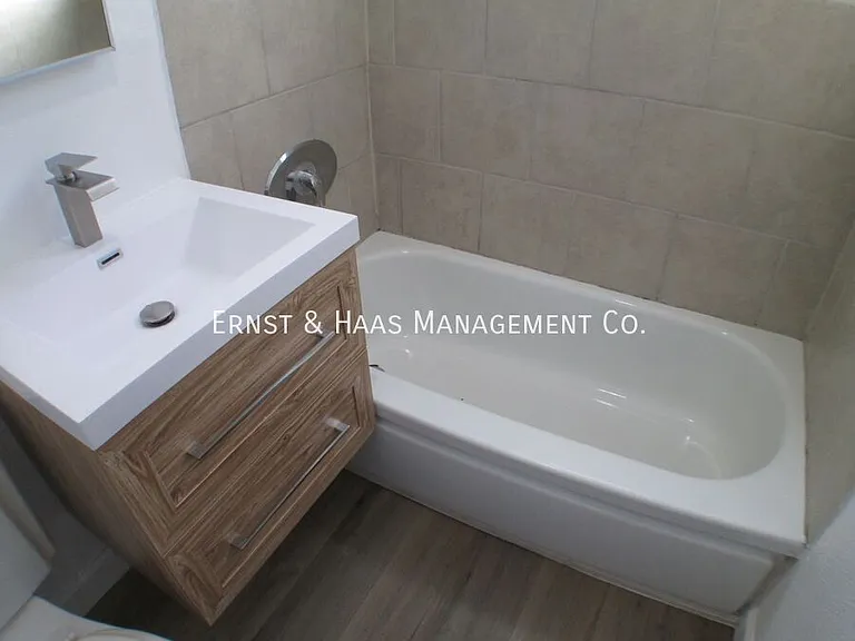 230 E Hullett St #1 — Photo 19