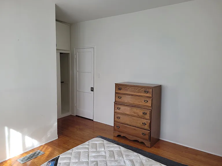 10528 Ayres Ave — Photo 8