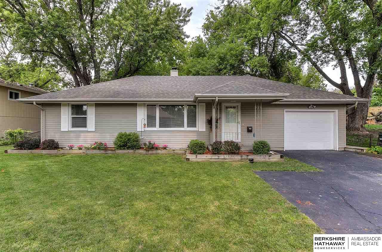 7764 Main St, Ralston, NE 68127 Zillow