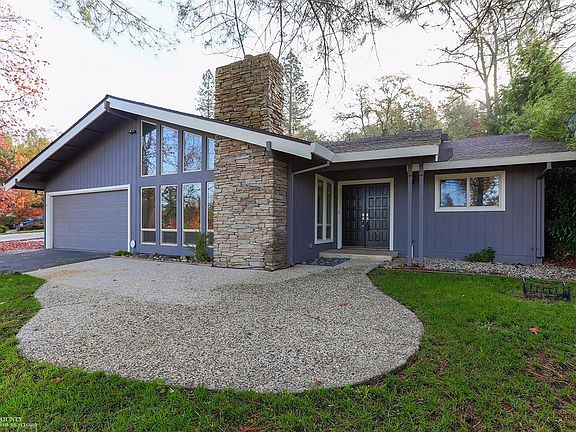 4th image of 18043 Lake Forest Dr
