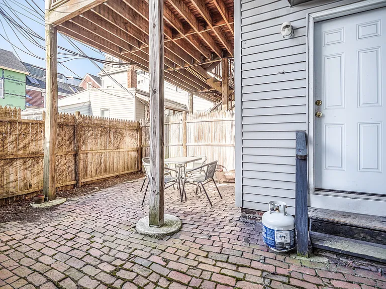 290 E St — Photo 20
