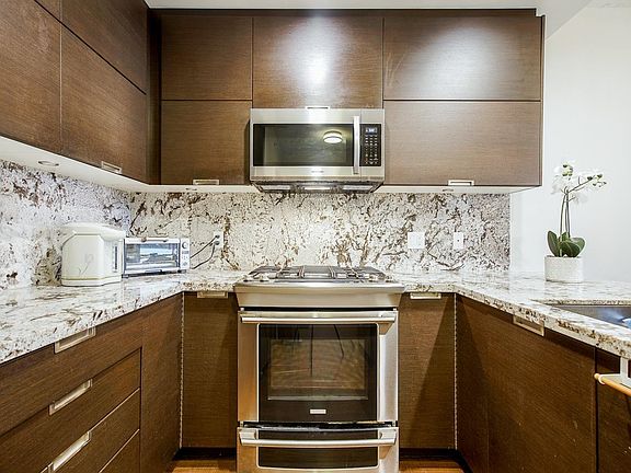 4th image of 2077 Rosser Ave #202