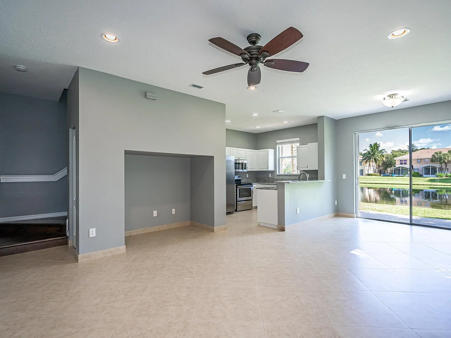 3 bed, 2.5 bath, 1579 sqft, $2,950 — Photo 4