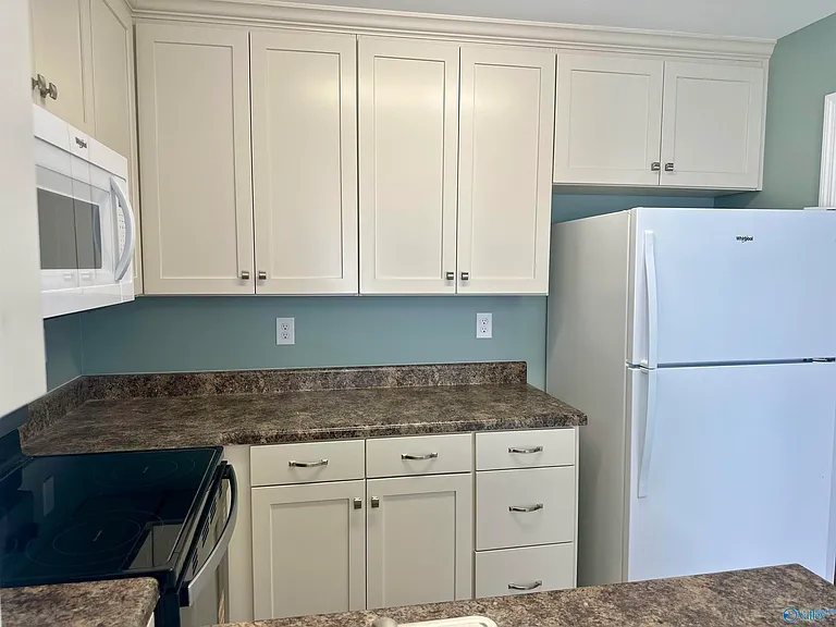 3111 Hale Dr SW — Photo 16