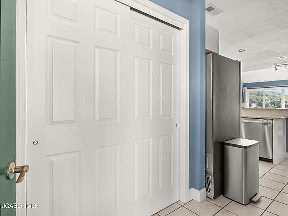 3rd image of 164 Cedar Glen Dr #4A