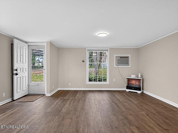 5th image of 116 S Walker Ln