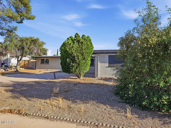 3rd image of 9240 E Dolores St