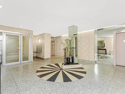 Sold by Re/Max In The City | media 13