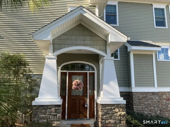 1 Lawrence Avenue #1, Danbury, CT 06810