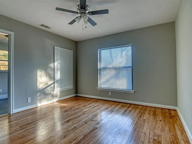 1623 Belgrade Ave — Photo 10