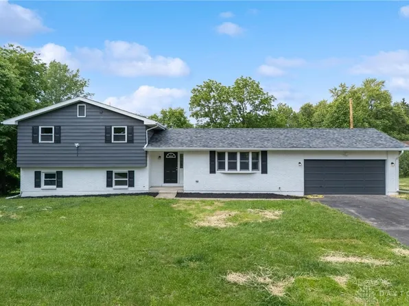 2449 Pine Knott Dr, Dayton, OH 45431