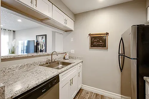 Chandler Meadows Furnished Apartments — Photo 41