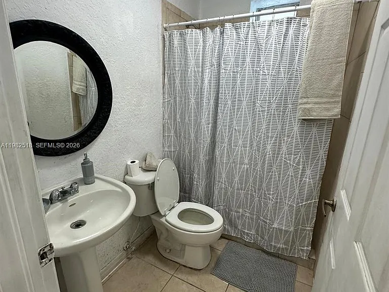 1021 NW 3rd St #201 — Photo 8