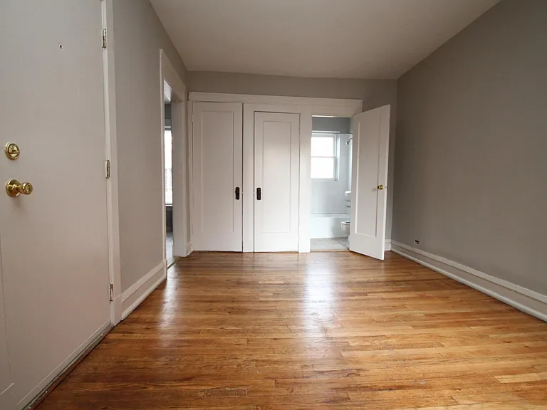 1352.5 W Argyle St #2E — Photo 12
