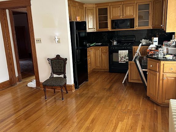 4th image of 41 Lawlor St