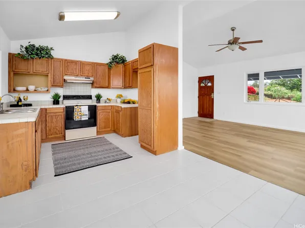 94-1072 Lumi St, Waipahu, HI 96797