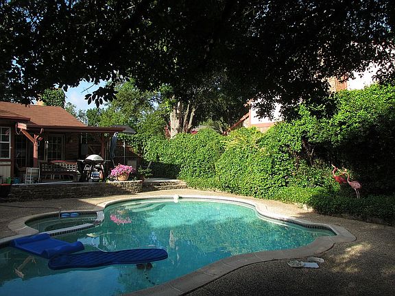 5th image of 1909 Linda Ln