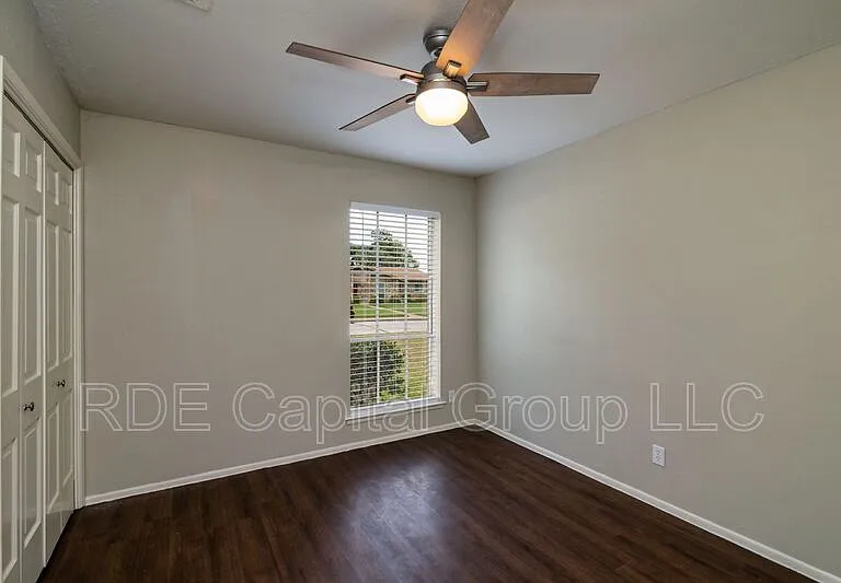 2726 Starcrest Ln — Photo 16