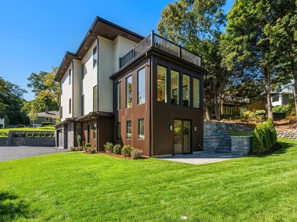 30 Dorr Rd, Newton, MA 02458