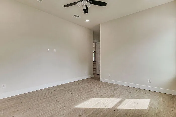 412 Elcino Dr — Photo 29