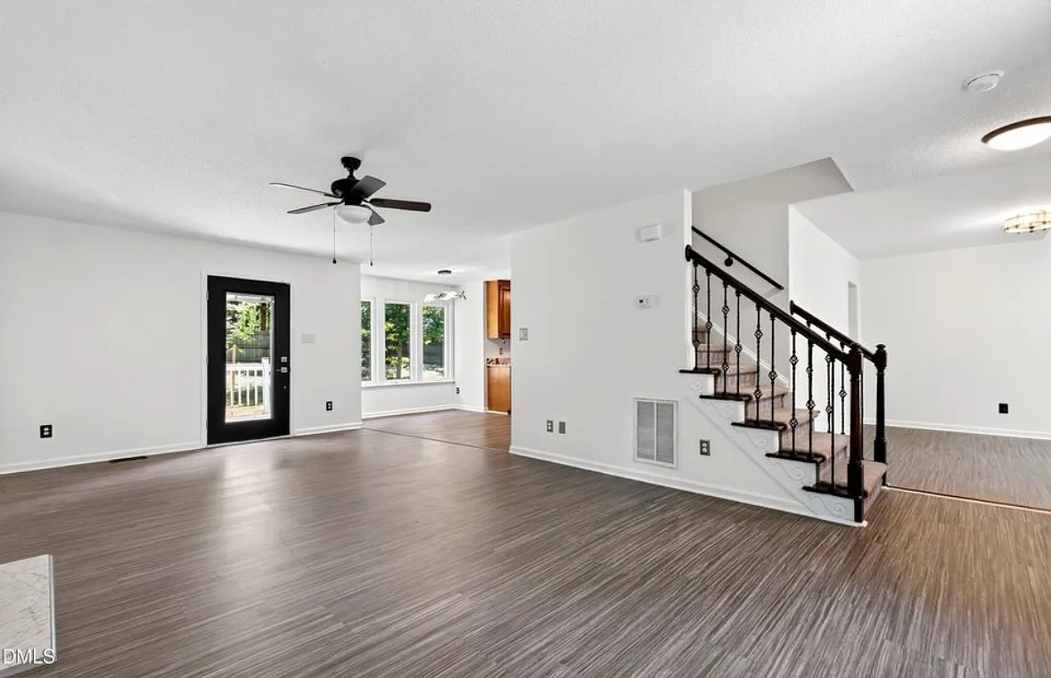 3 bed, 1554 sqft, $2,400 — Photo 3
