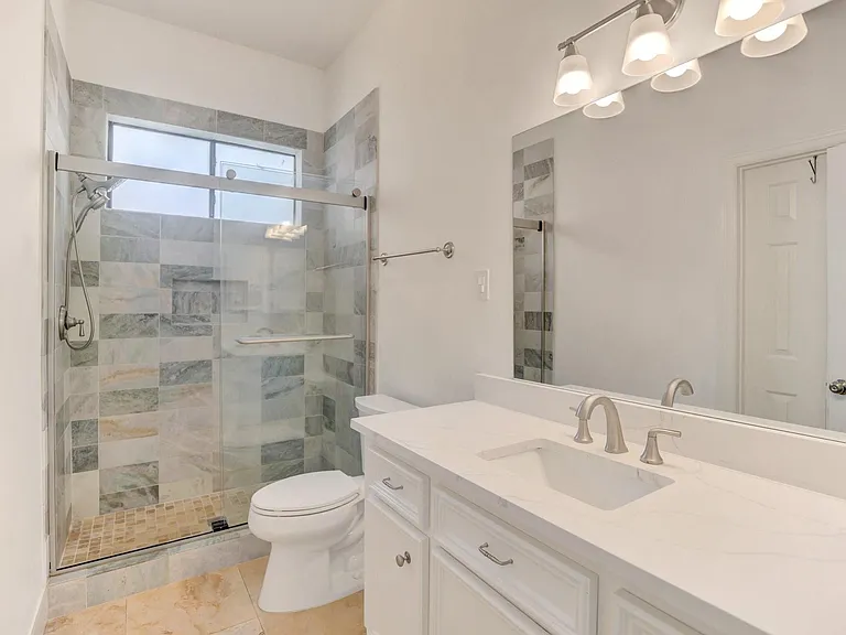 301 Winding Oak Ln S — Photo 20