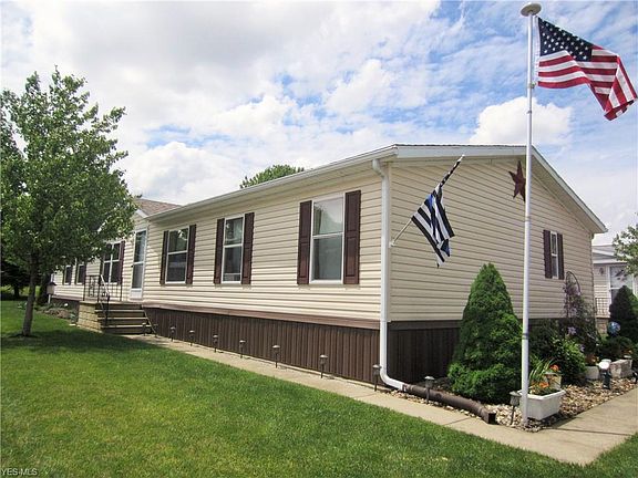 3rd image of 278 Island Dr