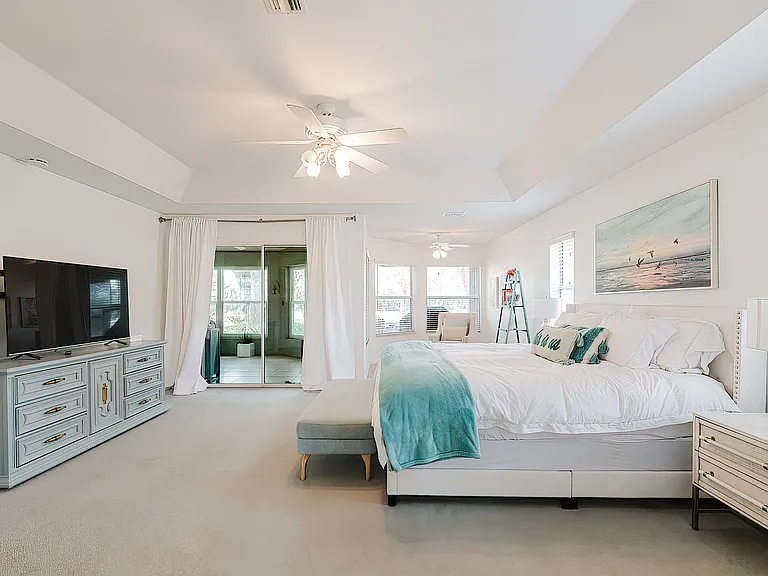 240 N Country Club Dr — Photo 22