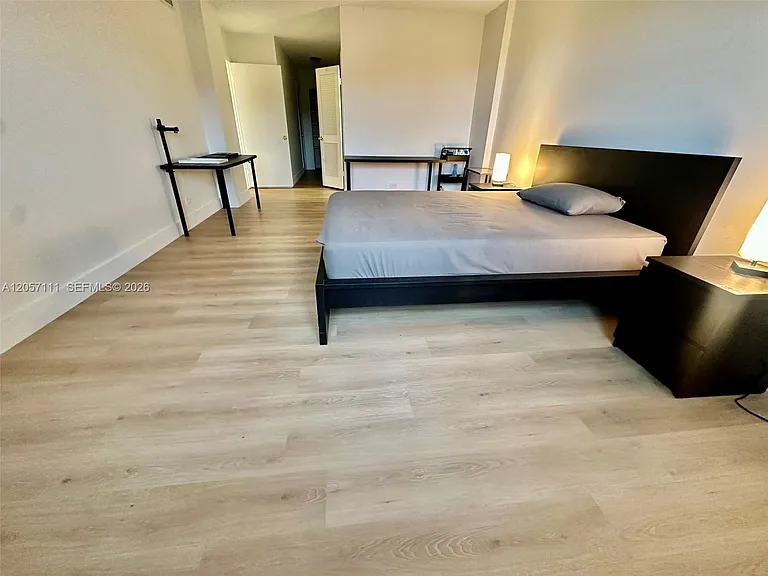 800 NE 195th St #314 — Photo 9