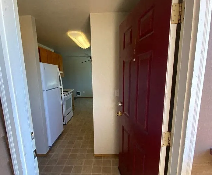 ALLEN CREEK APARTMENTS — Photo 2