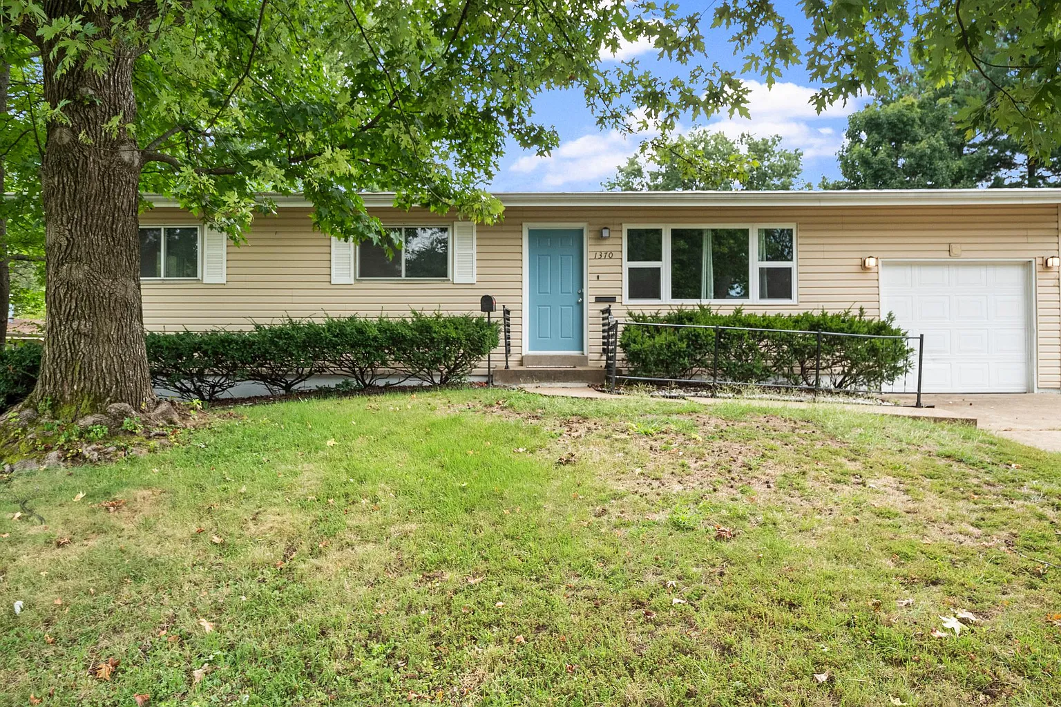 1370 Mallard Ln photo 1