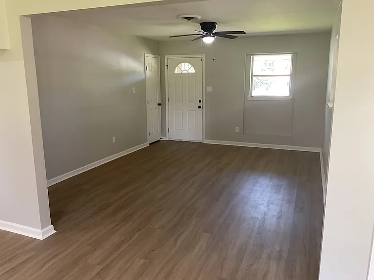 9083 Sara Ln — Photo 4