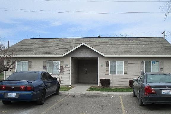 3rd image of 725 McClain Dr