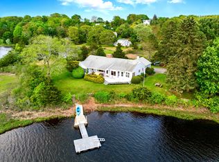 27 Wilbur Rd, Stonington, CT 06378