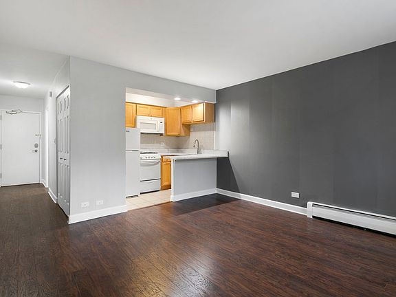 5th image of 6758 N Sheridan Rd APT 233