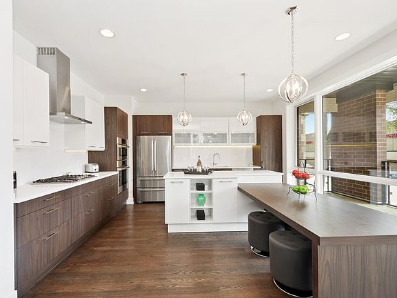 5th image of 3024 W Armitage Ave #4